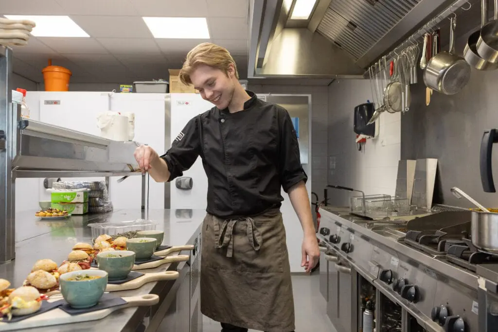 Bedrijfsuitje activiteitenmix en buffet